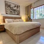Casa Blanca Port Royale - Heated Pool, Ocean View, Fibre Net Apartament
